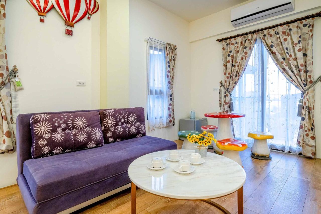 Aurora Castle Guest House Luodong Exterior photo